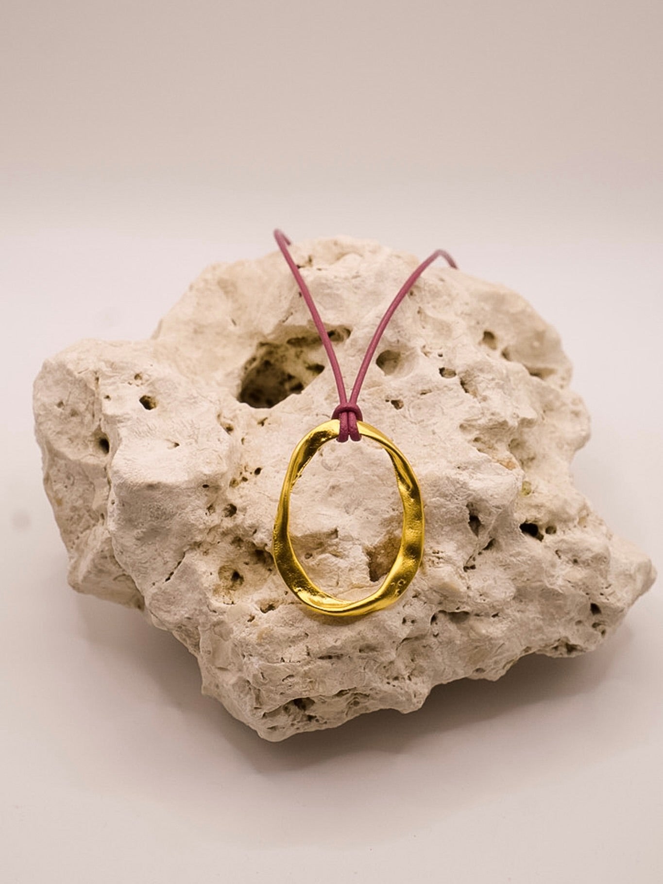 Gilli Halskette - GOLDEN DAYS LABEL