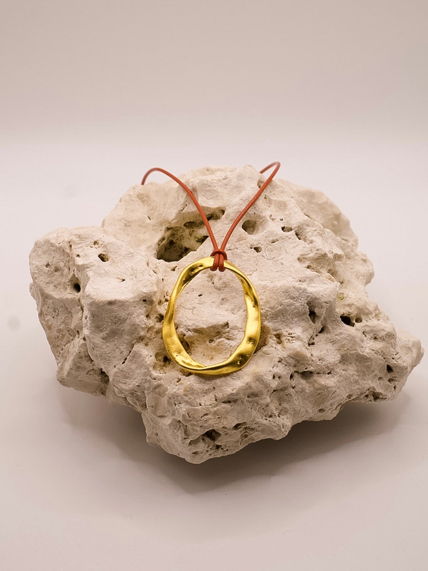 Gilli Halskette - GOLDEN DAYS LABEL