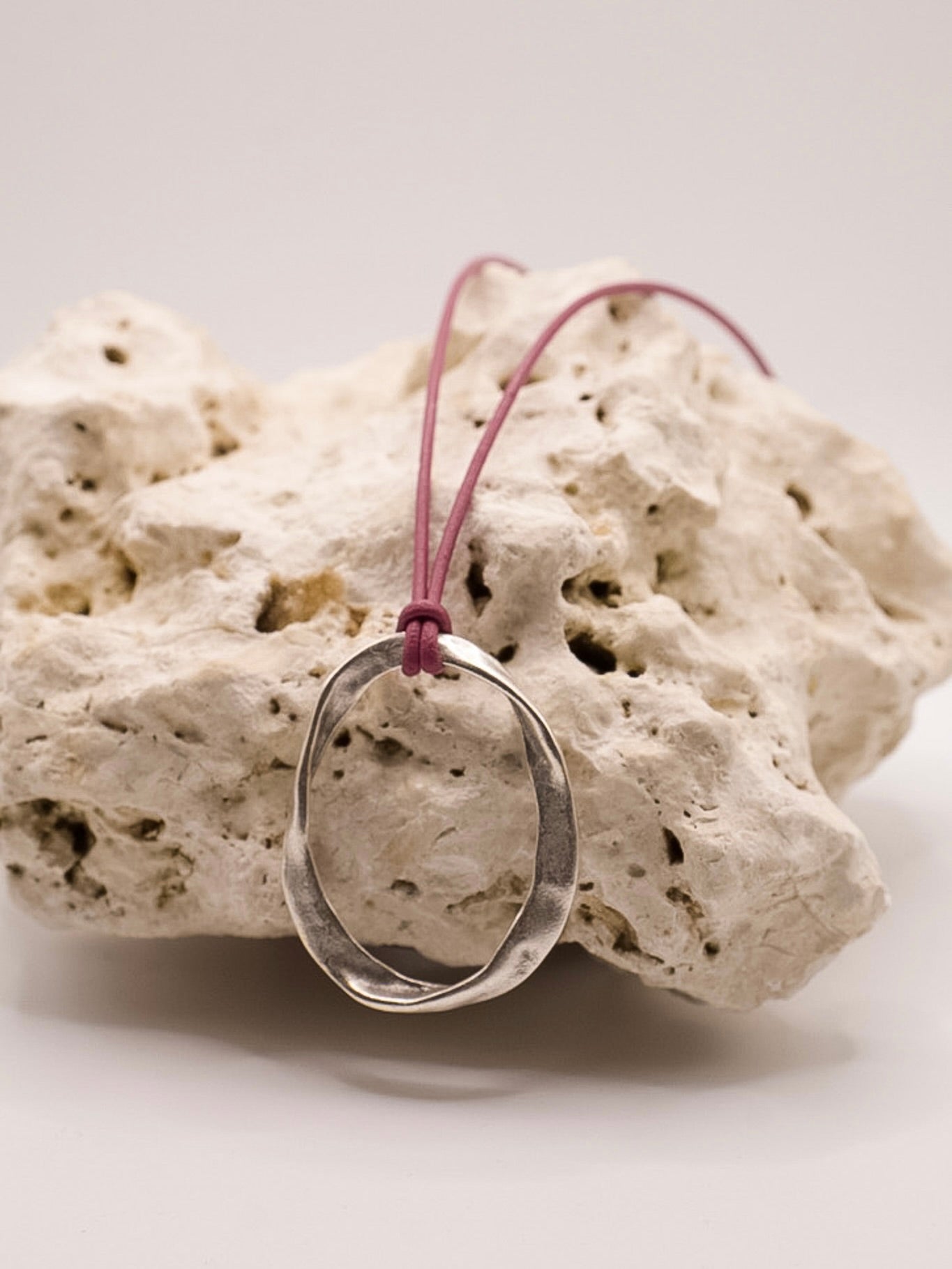 Gilli Halskette - GOLDEN DAYS LABEL