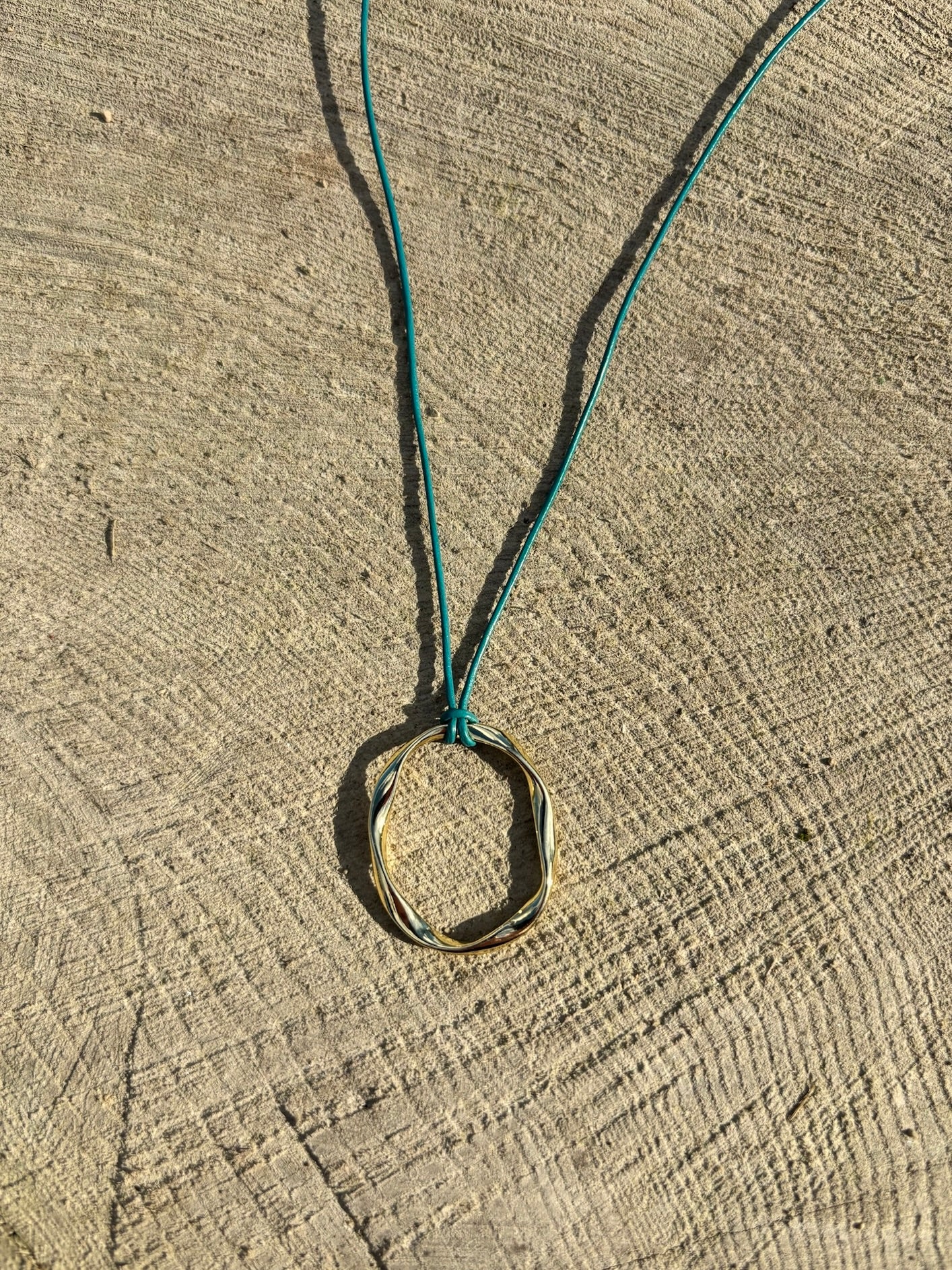 Straps (Lovina) - GOLDEN DAYS LABEL