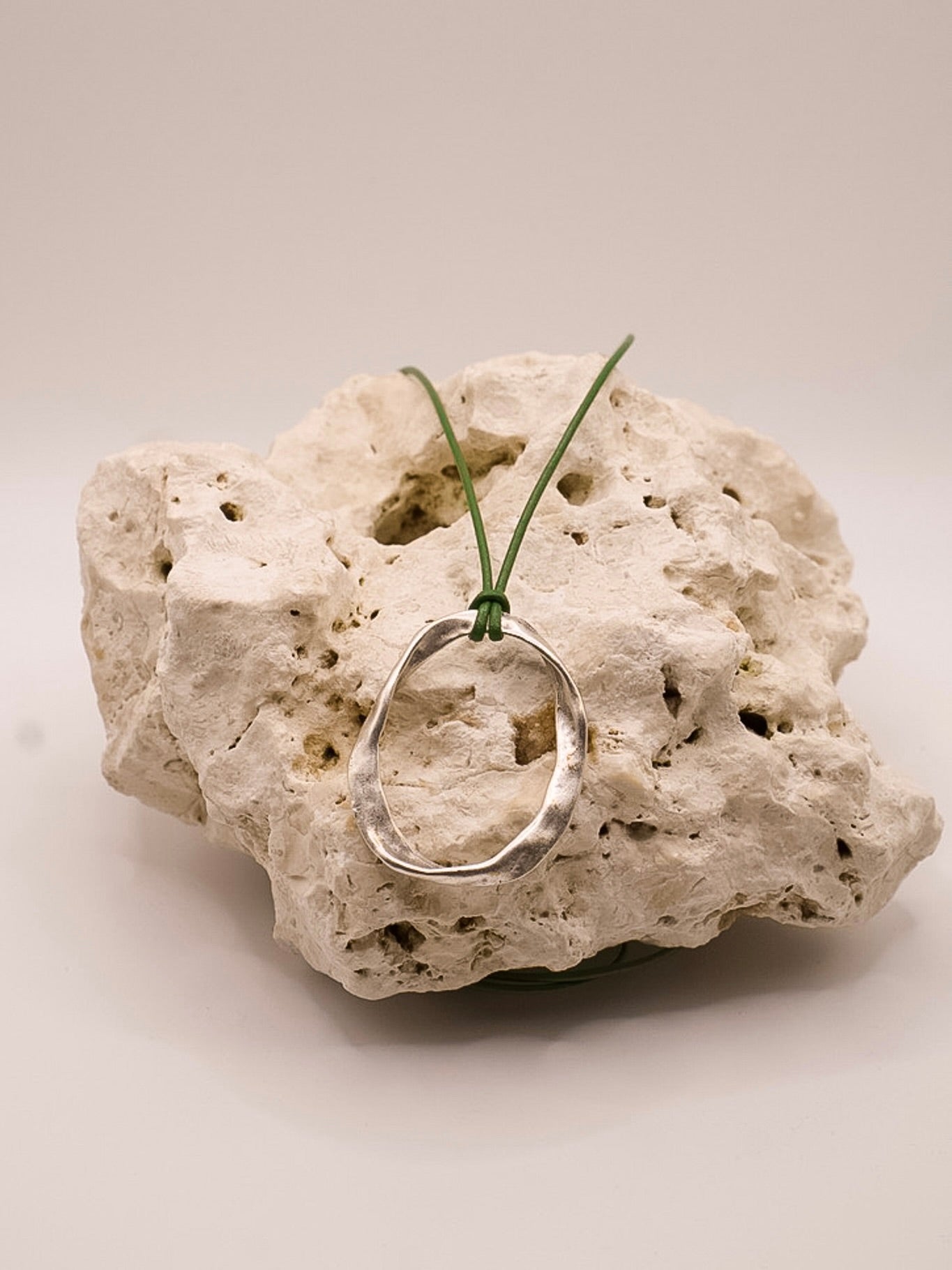 Gilli Halskette - GOLDEN DAYS LABEL