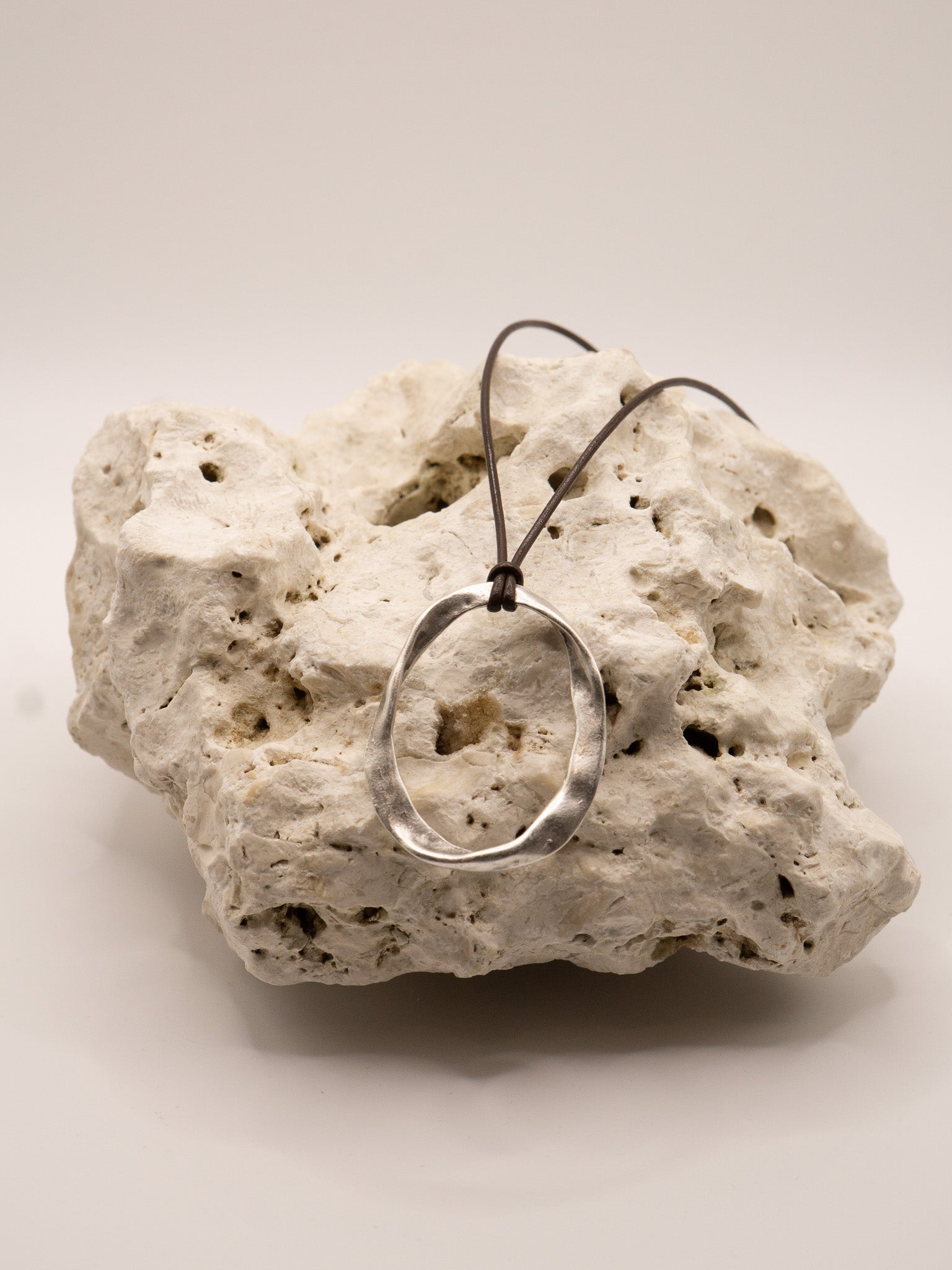 Gilli Halskette - GOLDEN DAYS LABEL