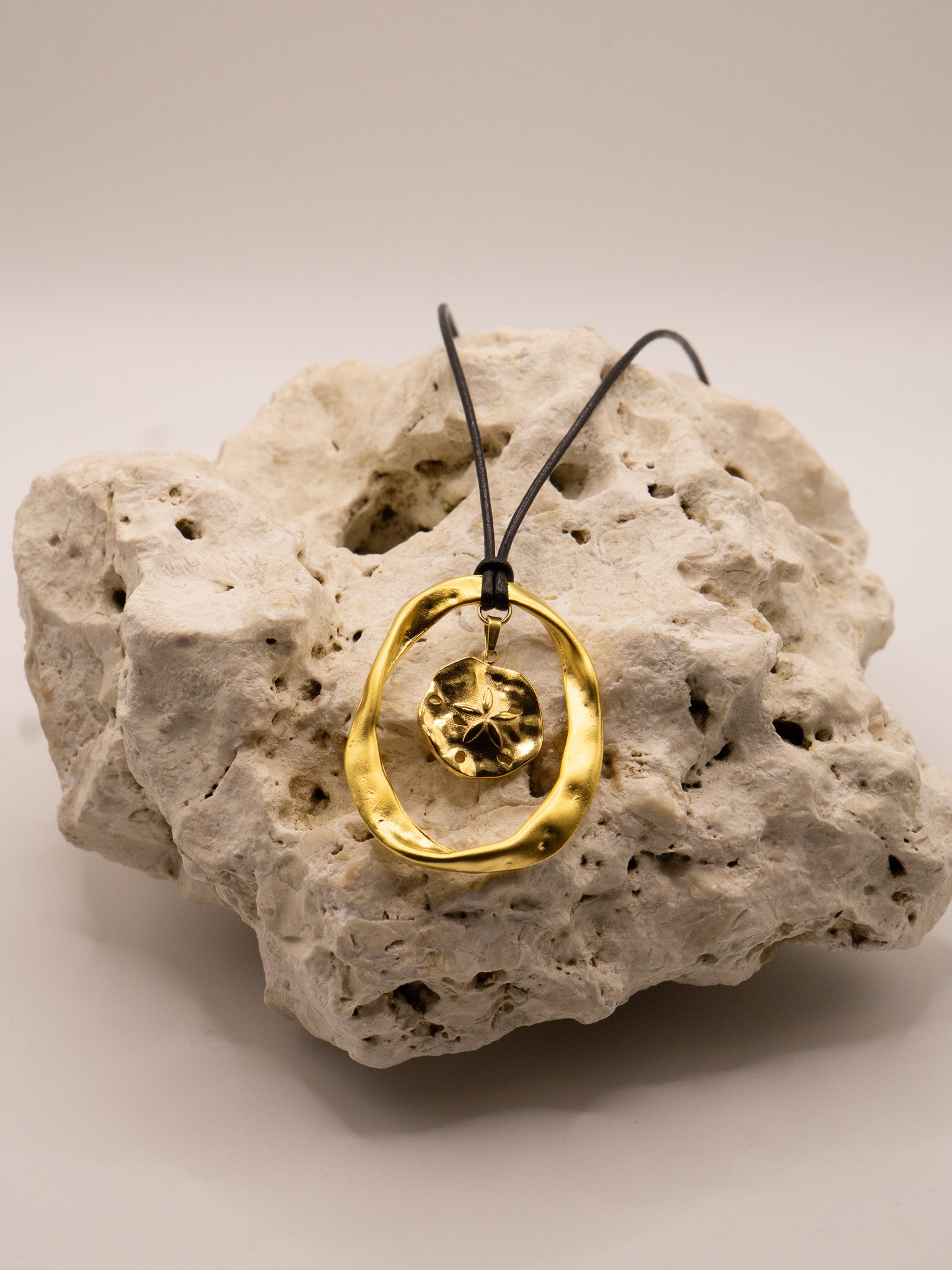 Gilli Charm Halskette - GOLDEN DAYS LABEL
