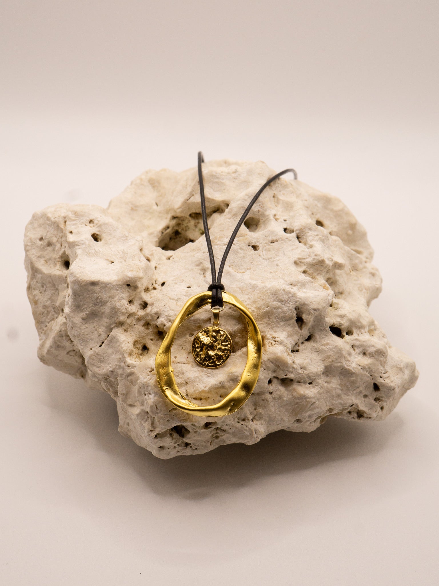 Gilli Charm Halskette - GOLDEN DAYS LABEL