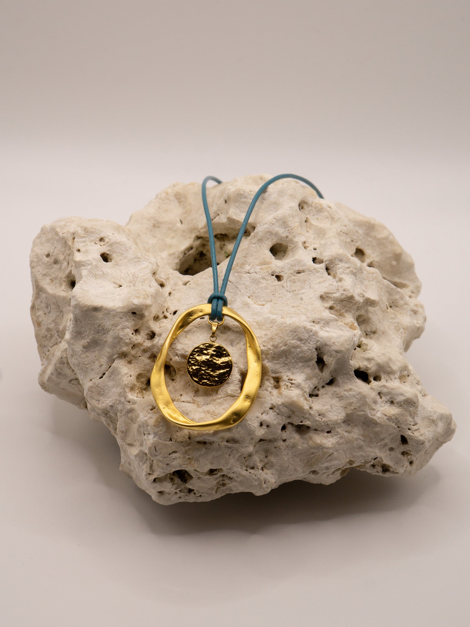 Gilli Charm Halskette - GOLDEN DAYS LABEL