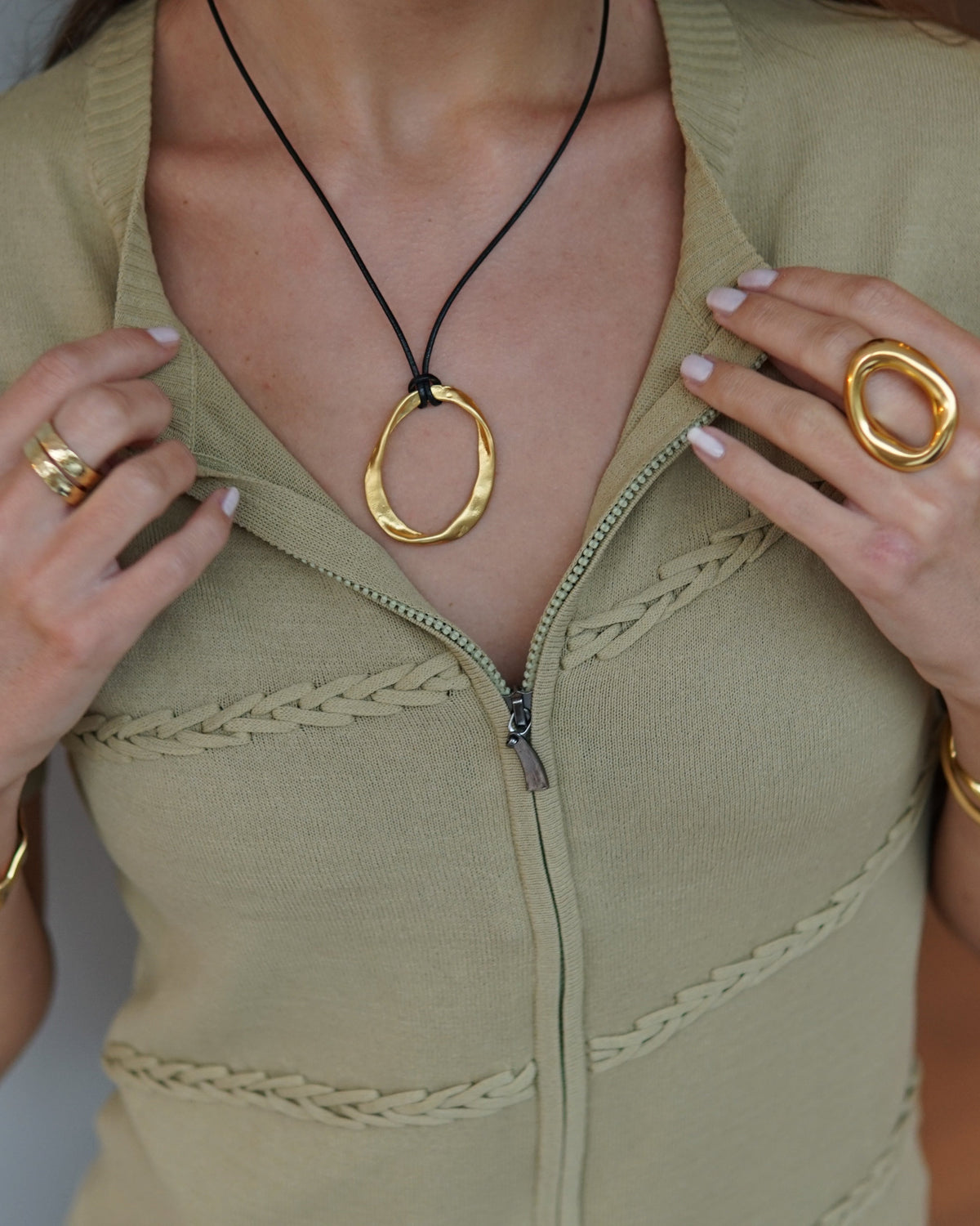 Gilli Necklace